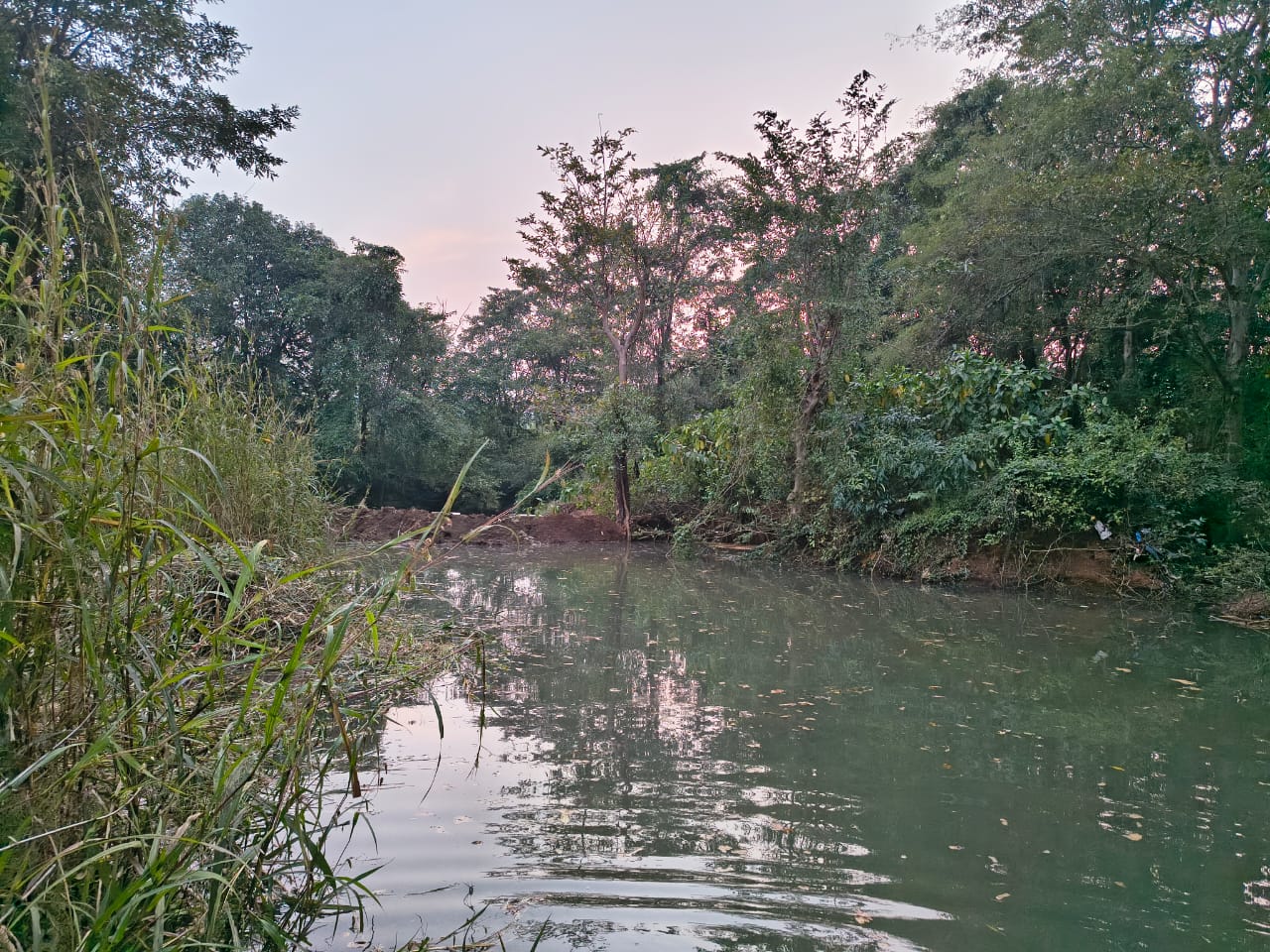 शाळा नंबर 1 समोर नळ योजना विहिरी जवळ कच्चा बंधारा (3)